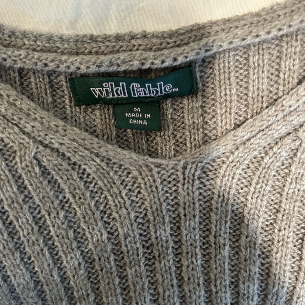 Wild Fable Sweater size M